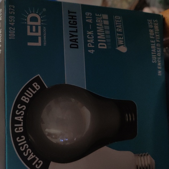 ✔️Ecoamart light bulbs 4 pk - Picture 3 of 3